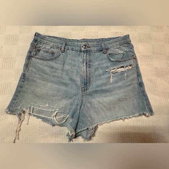 AE outfitters Strigid Denim Curvy  Waist '90s Boyfriend Short
Women - Picture 8 of 9